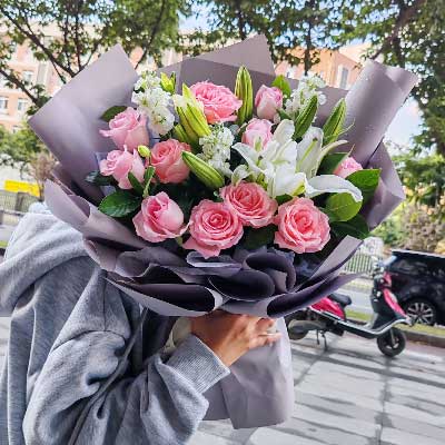 梧州11朵戴安娜粉玫瑰百合，与你一起追逐梦想