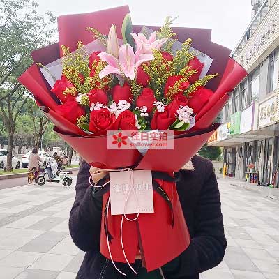 梧州19朵红玫瑰百合，与你幸福前行